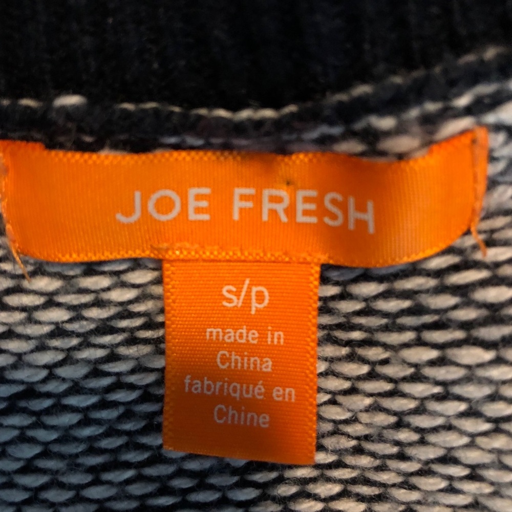 Joe Fresh Sweater - Picture 5 of 6